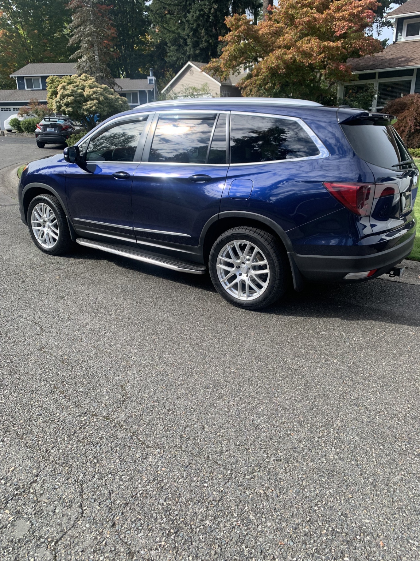 Exterior detail · SUV