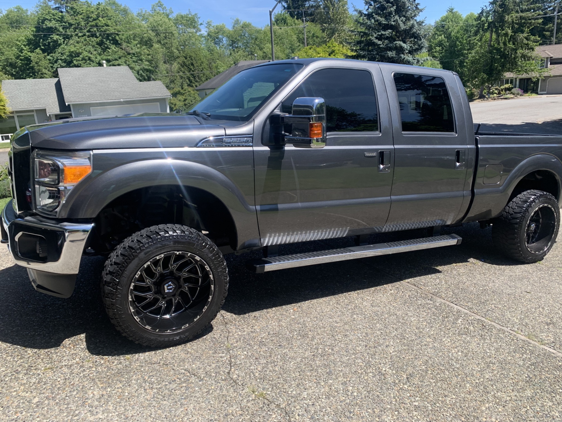 Exterior detail · Truck